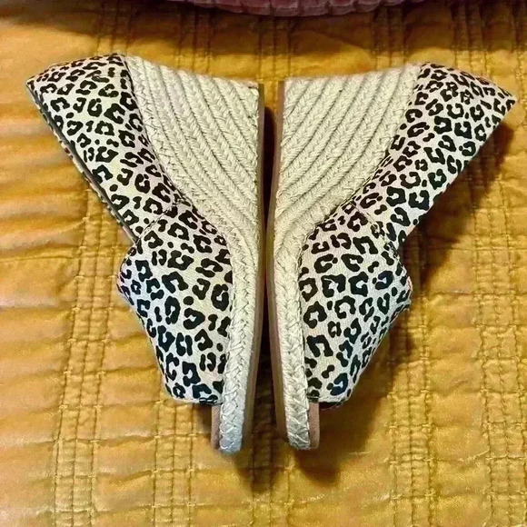 NWOT TOMS Michelle Wedge Women's Sandal size 6W - Picture 4 of 7